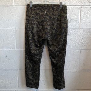 lululemon athletica Pants - Lululemon olive & black hi waist camo crops sz 10 lululemon athletica Pants - Lululemon olive & black hi waist camo crops sz 10